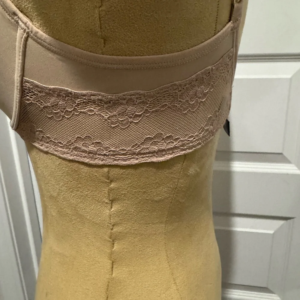 Natori Beige Lace Trim Bra - Picture 3 of 8